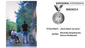 Pokaż zdjęcie: Praca pt. „Życie kołem się toczy” autorstwa Weroniki Stryjakowskiej oraz Dariusza Maćkowiaka z Warsztatu Terapii Zajęciowej Zaborowo w Lesznie prowadzonego przez Stowarzyszenie Na Rzecz Osób Niepełnosprawnych „Nasz Dom - Nasz Świat”